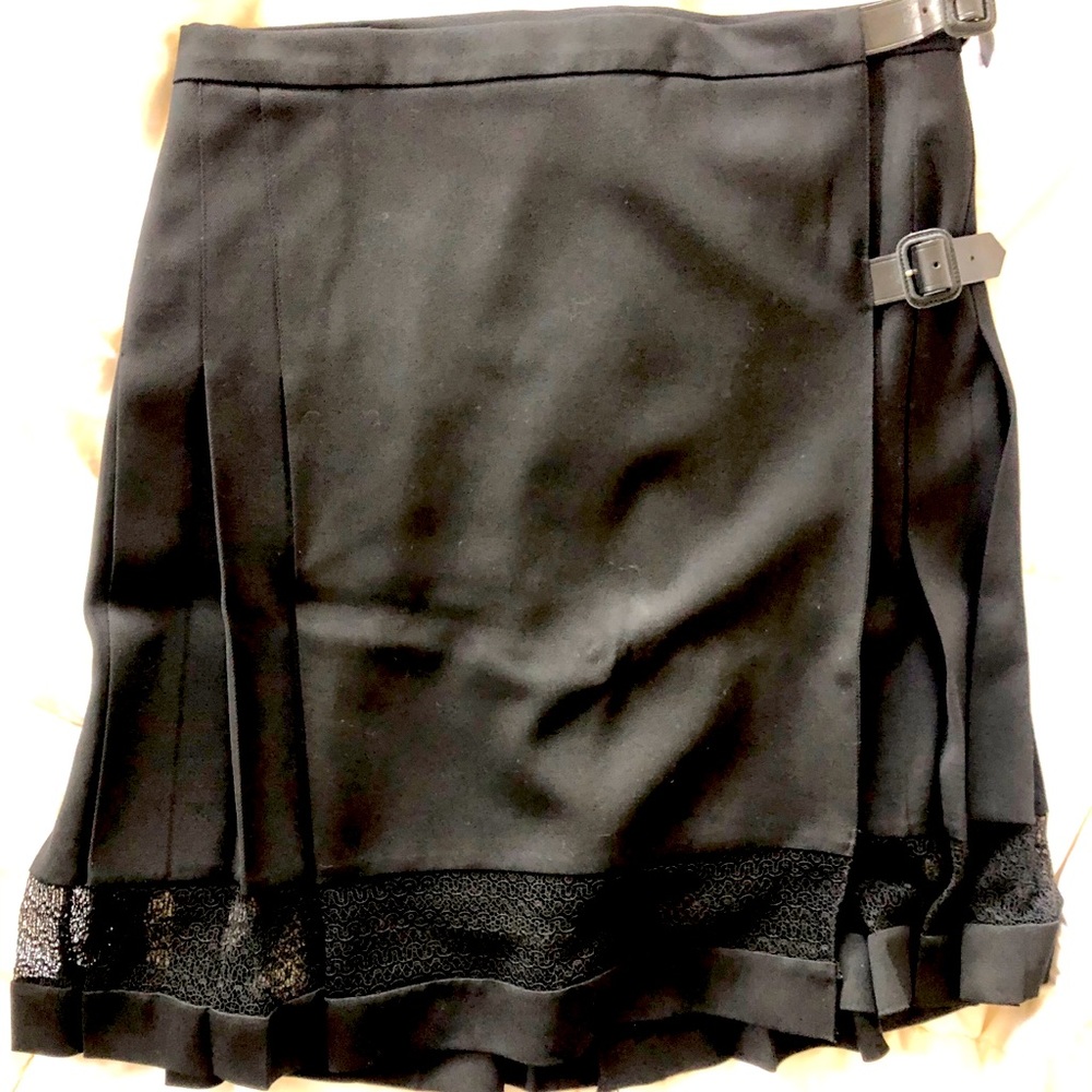 Burberry Black Kilt Skirt: US 10/UK 12